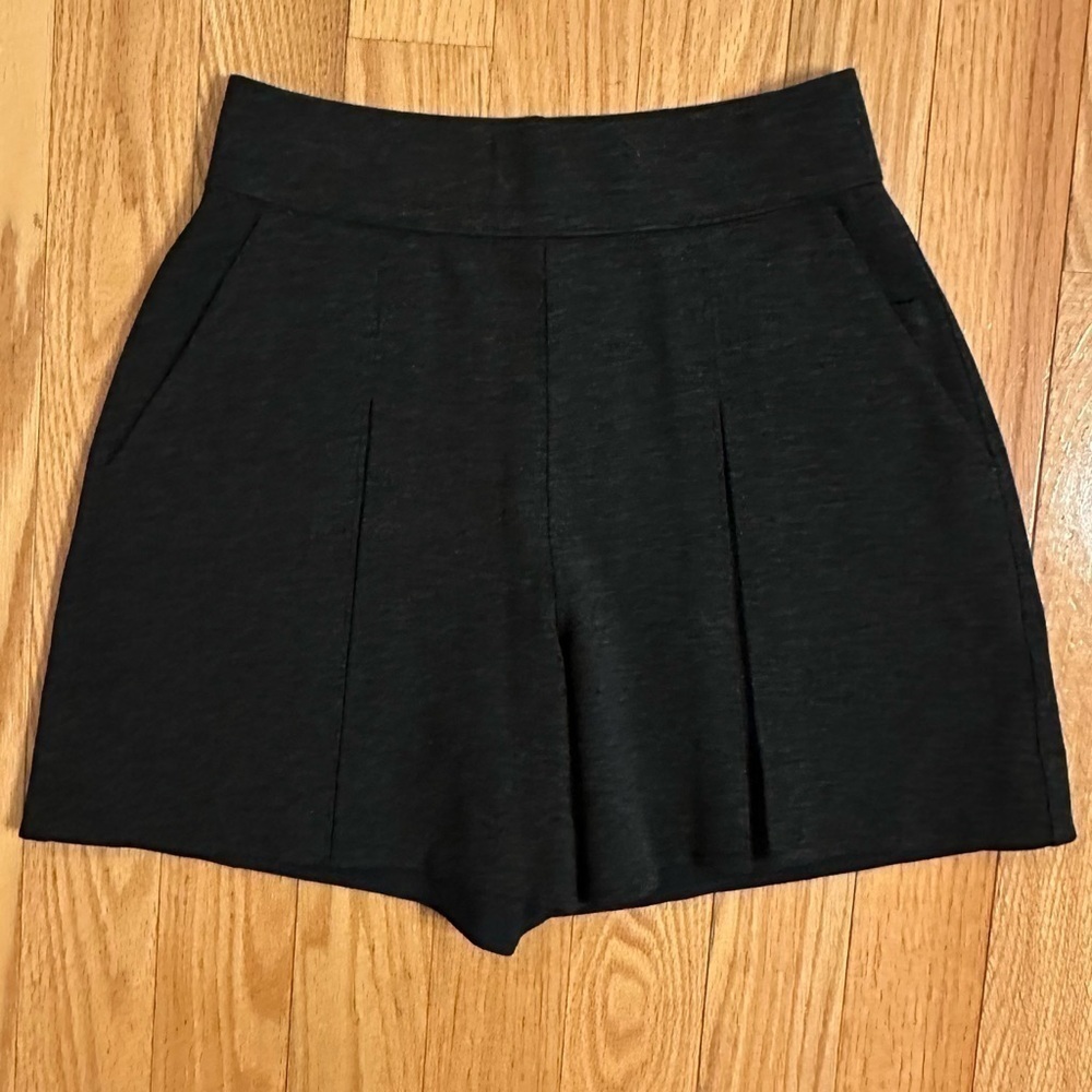 Kit and Ace High Waisted Pull On Pleated Shorts Pockets Charcoal Gray Sz 6
